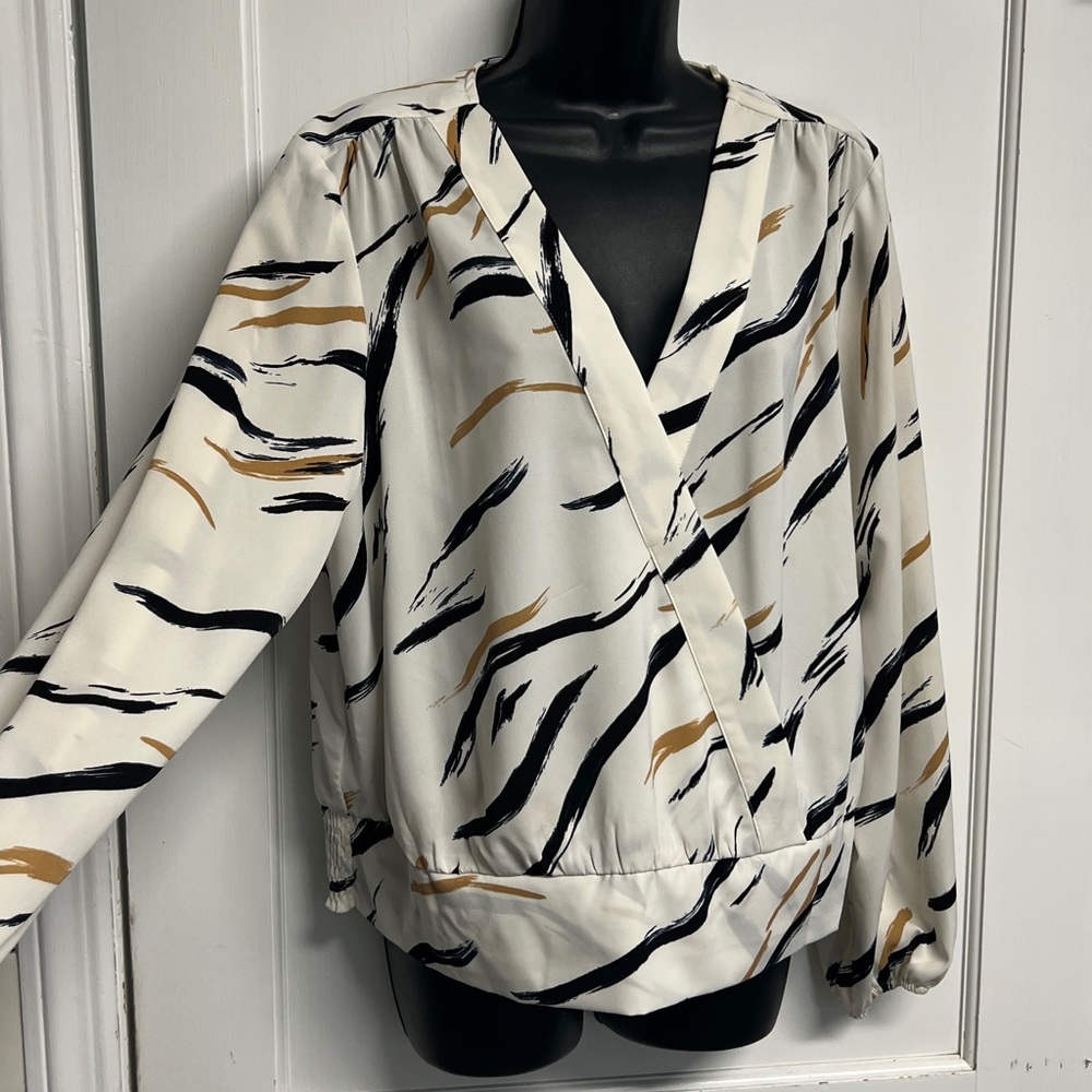 Nine West Ladies size XL blouse pillowy sleeves